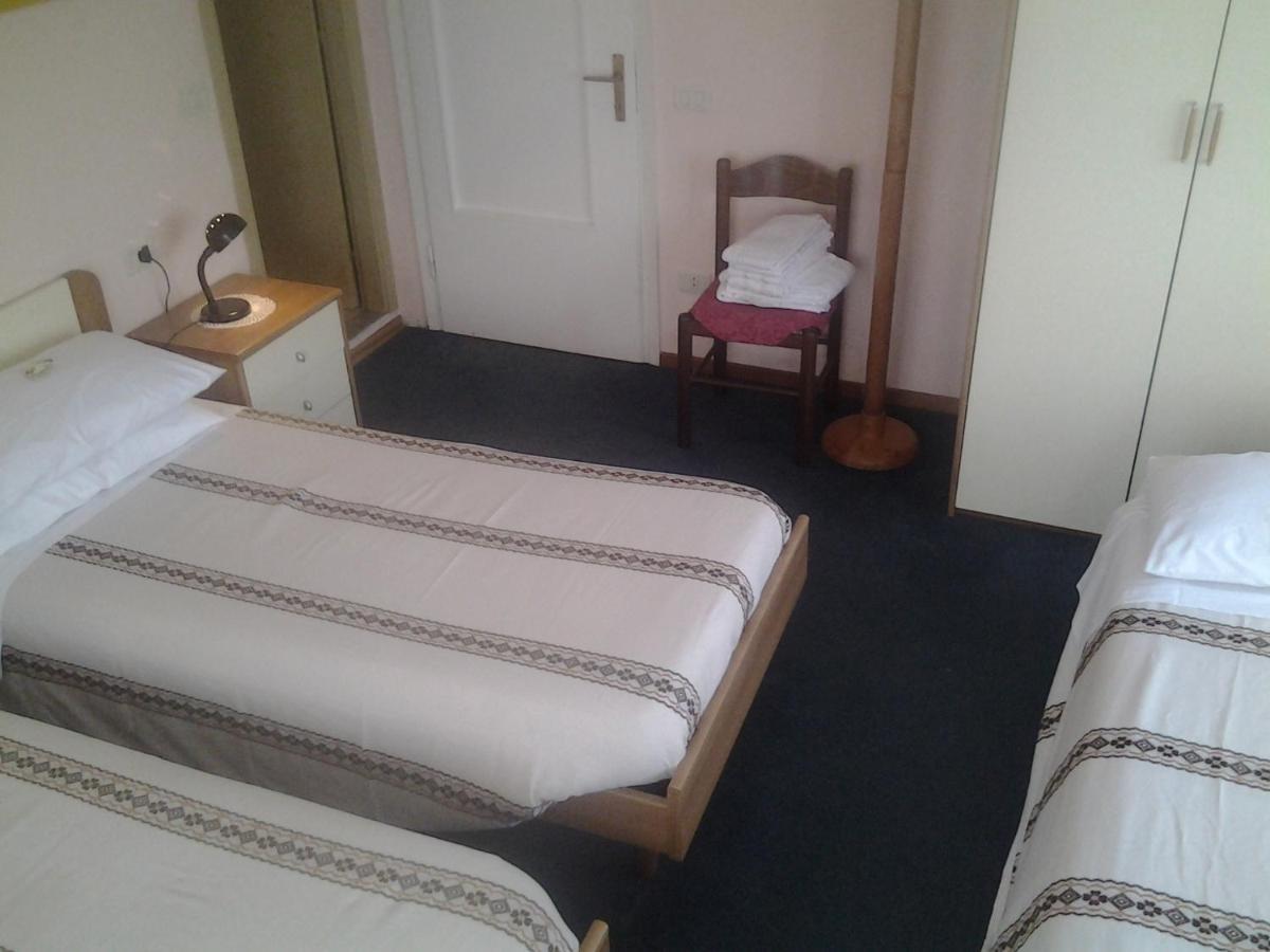 Hotel Poggio D'Oro Riva di Solto Ruang foto