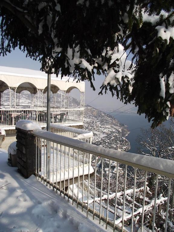 Hotel Poggio D'Oro Riva di Solto Bagian luar foto