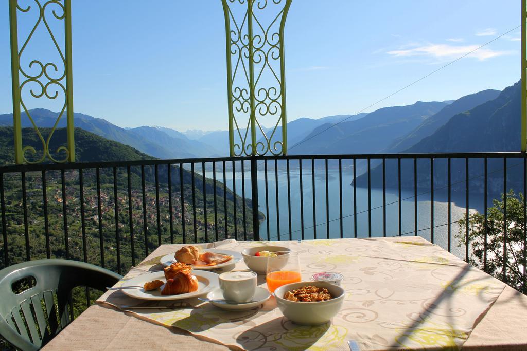 Hotel Poggio D'Oro Riva di Solto Bagian luar foto