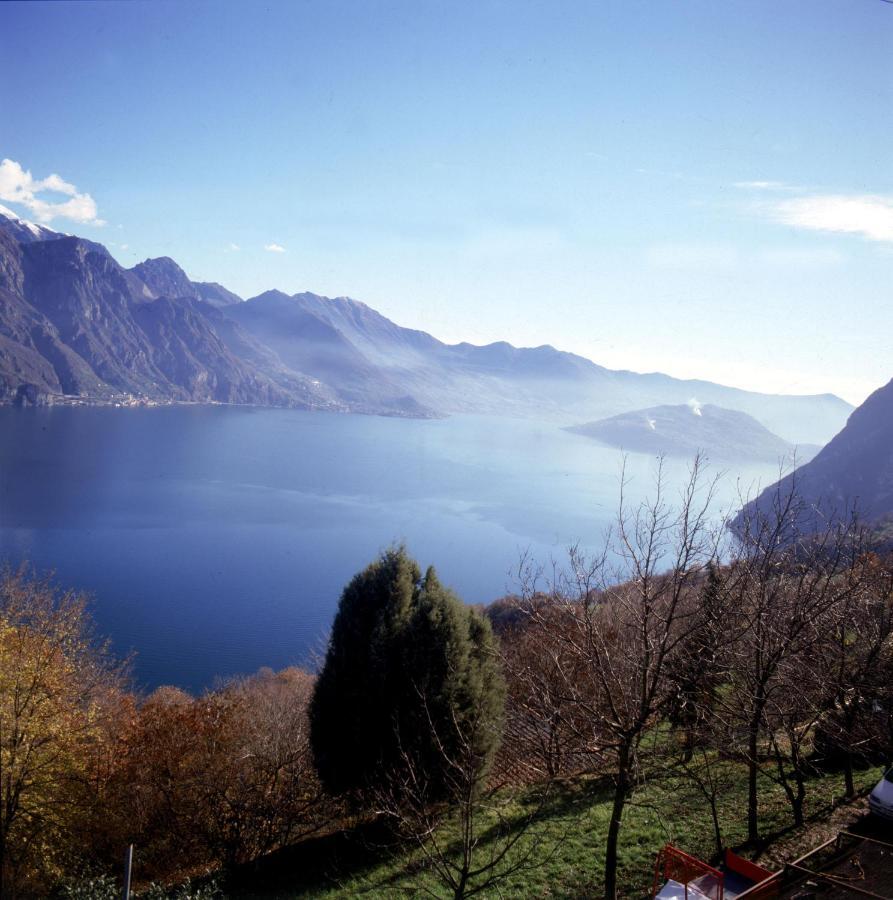 Hotel Poggio D'Oro Riva di Solto Bagian luar foto